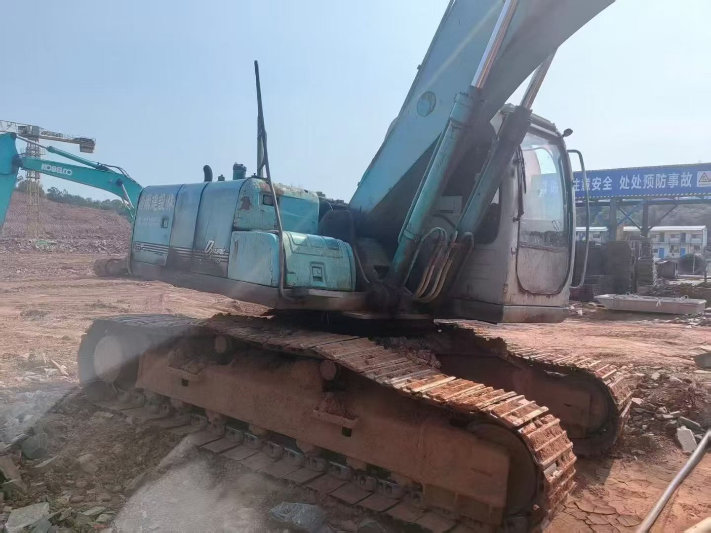 Buy Kobelco SK200-2 Used Excavator / 6 Buy Kobelco SK200-2 Used Excavator / 6