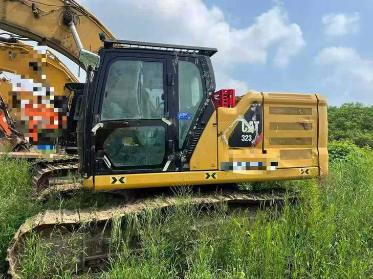 Buy Caterpillar 323 Used Excavator / 1