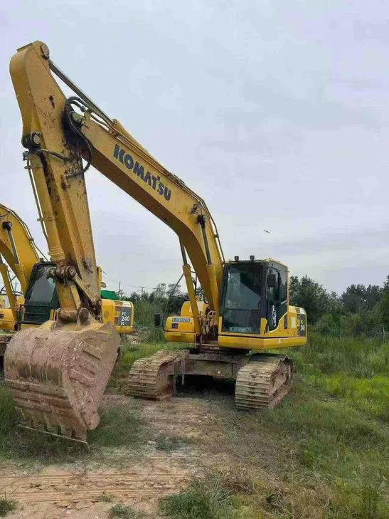 Buy Komatsu PC200 Used Excavator / 1