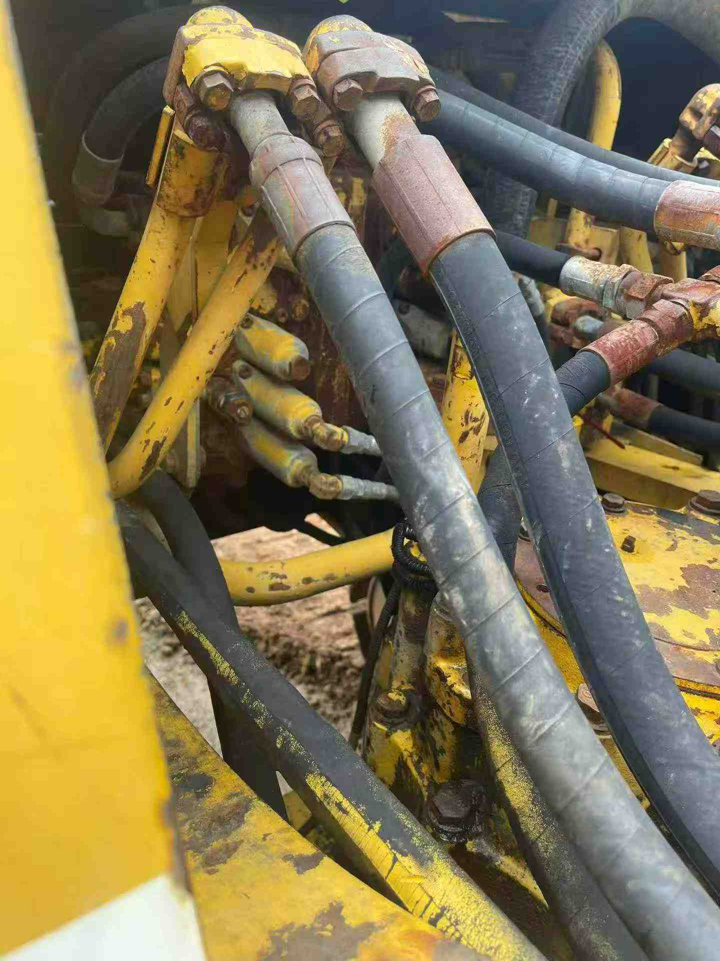 Buy Komatsu PC200-5 Used Excavator / 4