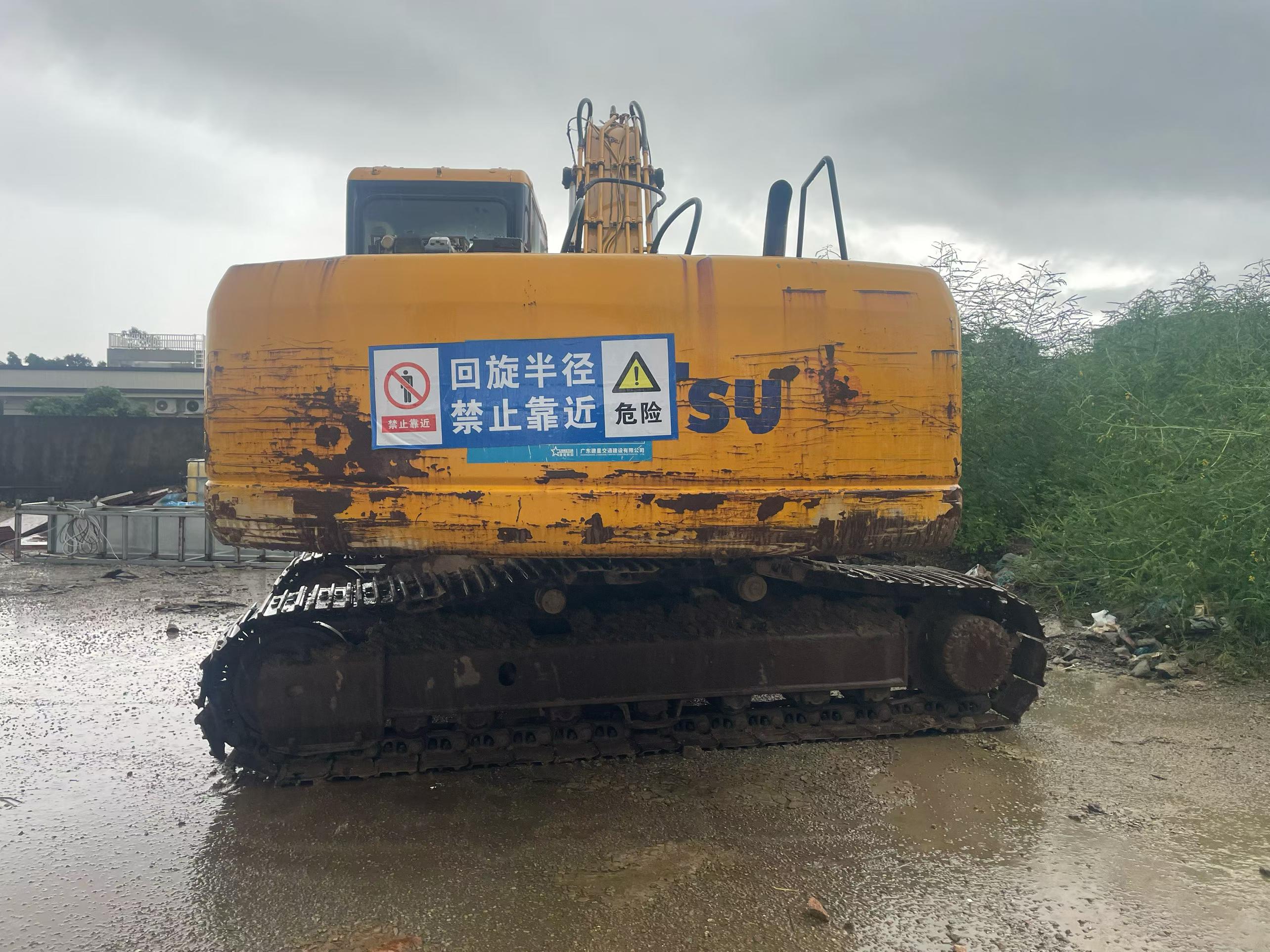 Buy Komatsu PC200-7 Used Excavator / 3