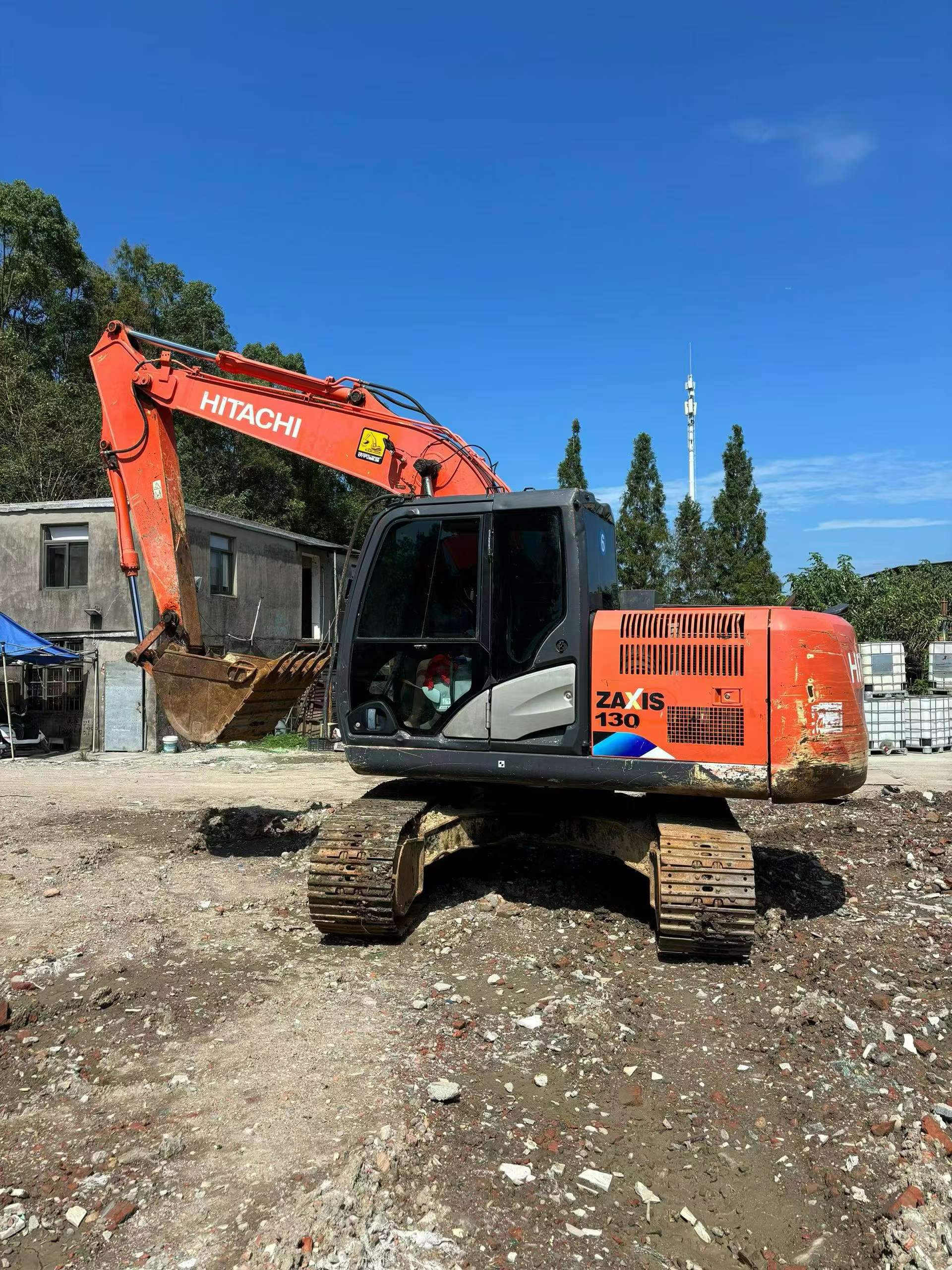 Buy Hitachi EX130 Used Excavator / 1