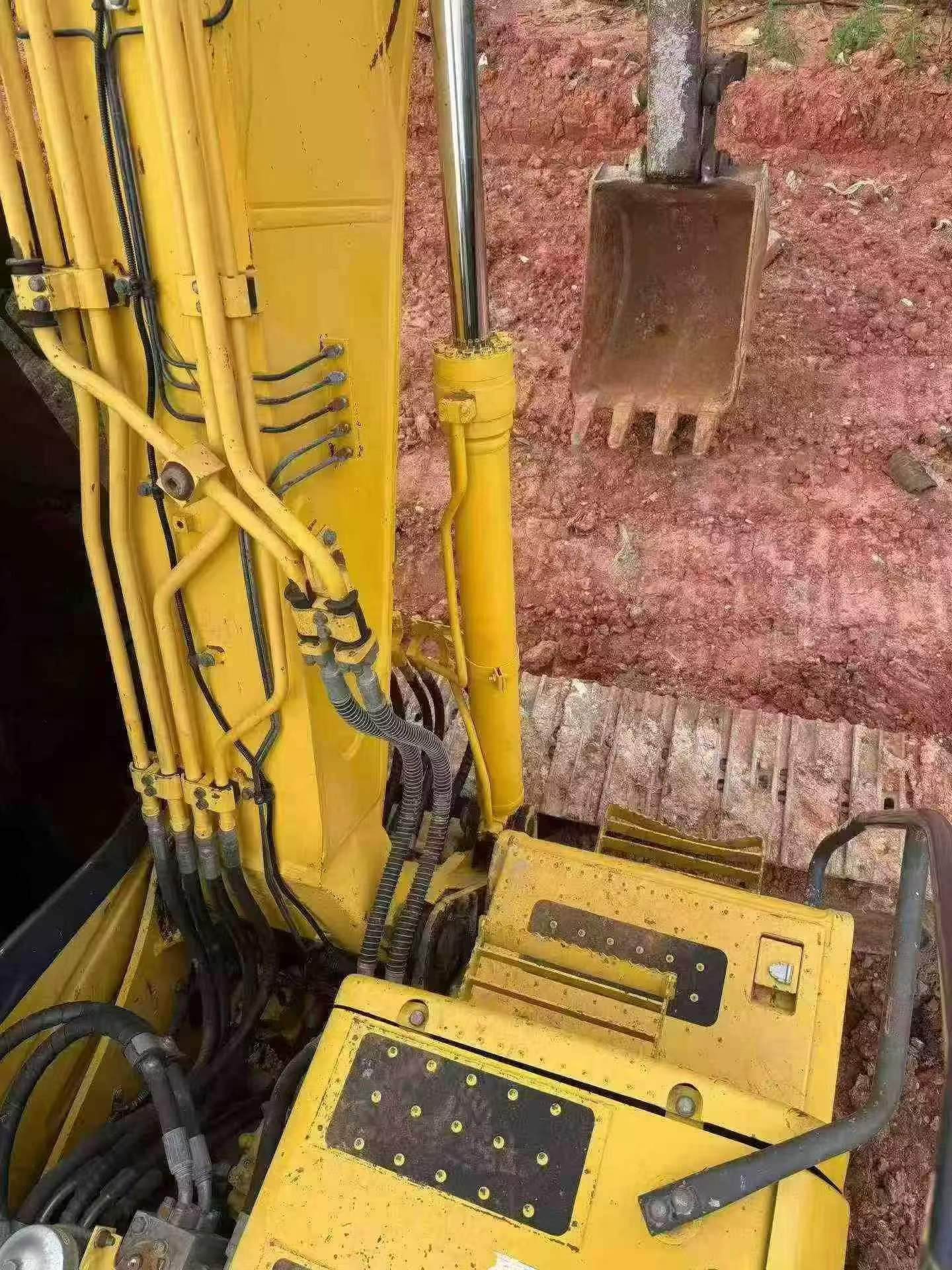 Buy Komatsu PC130-8M0 Used Excavator / 8