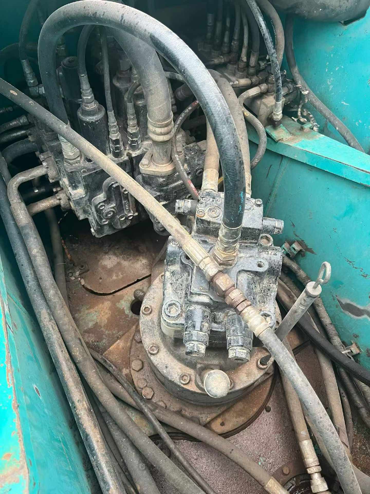 Buy Kobelco SK200 Used Excavator / 7