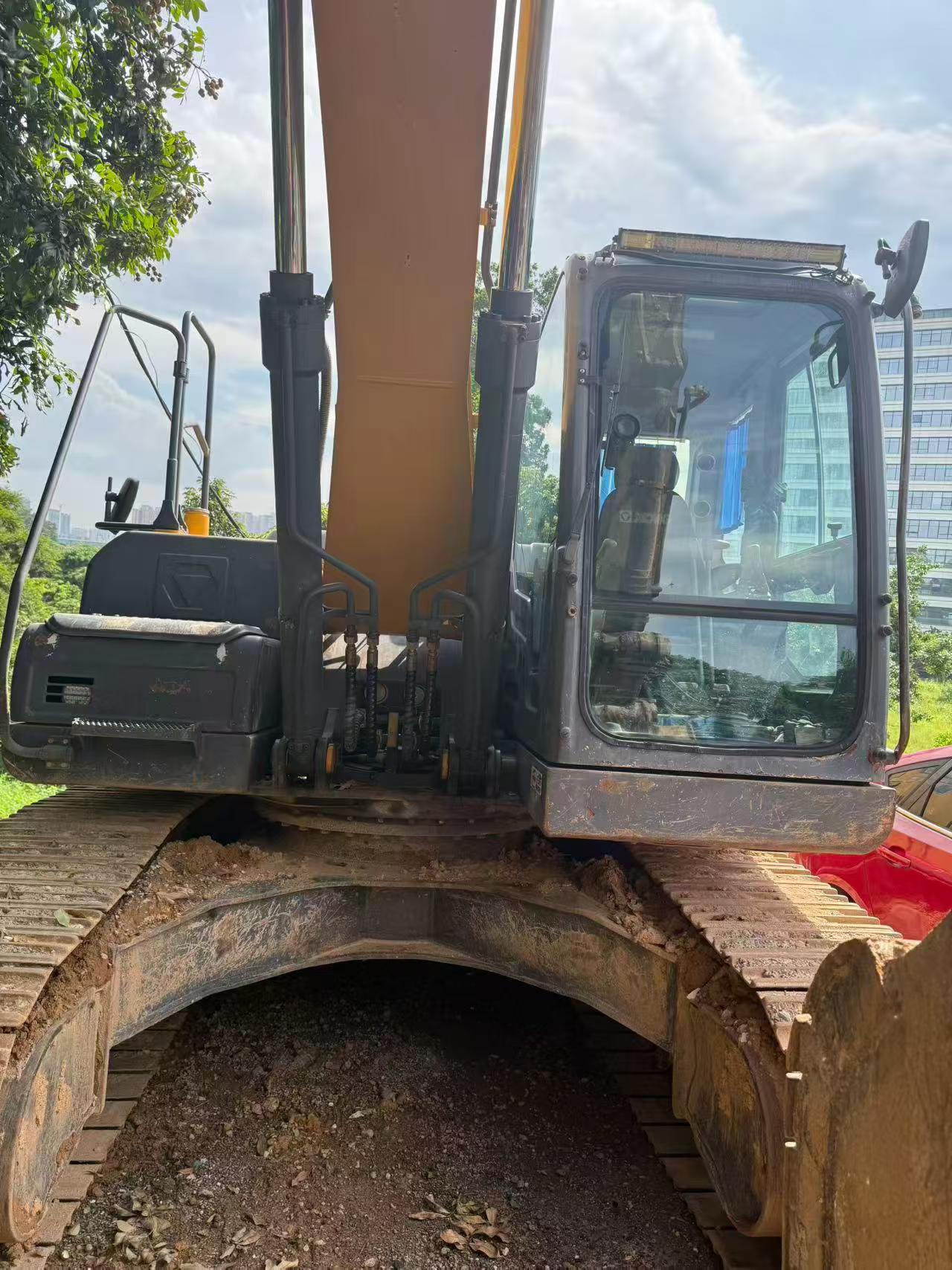 Buy XCMG XE215 Used Excavator / 2 Buy XCMG XE215 Used Excavator / 2