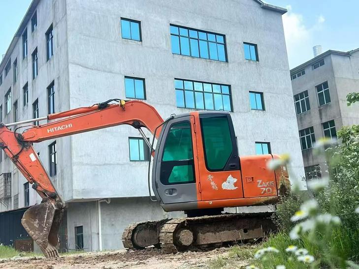 Buy Hitachi ZX70-6 Used Excavator / 1