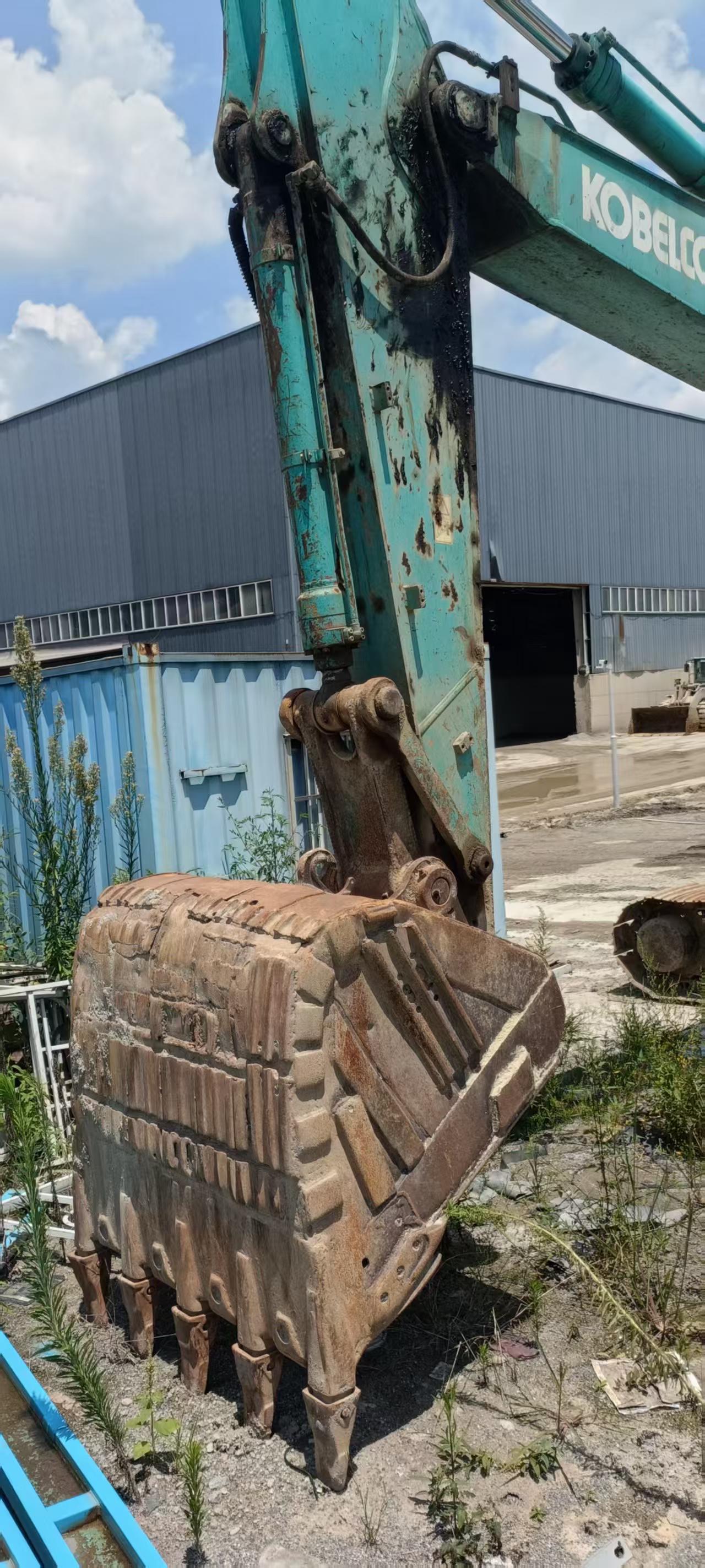 Buy Kobelco SK260 Used Excavator / 9