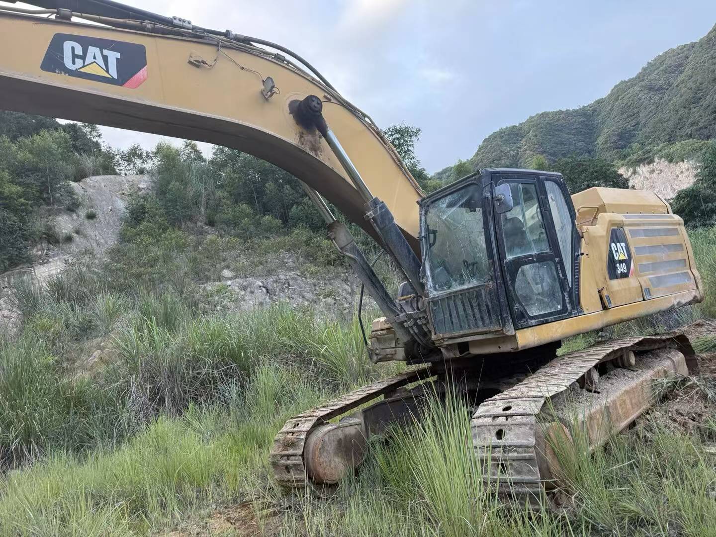 Buy Caterpillar 349E Used Excavator / 1