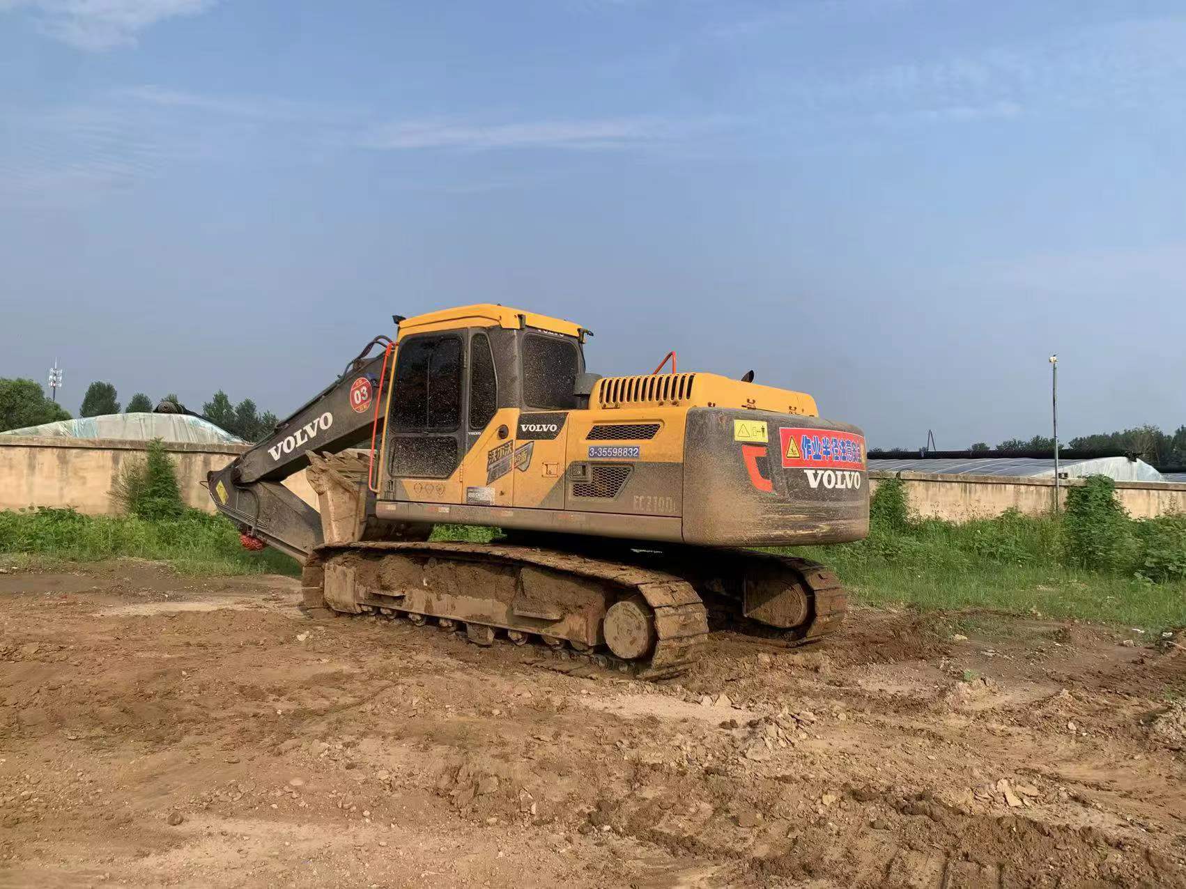 Buy Volvo EC210D Used Excavator / 2 Buy Volvo EC210D Used Excavator / 2