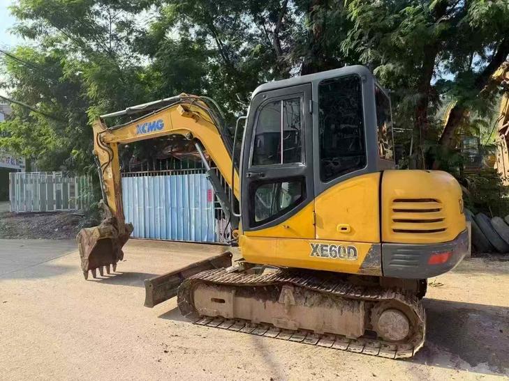 Buy XCMG XE60 Used Excavator / 1