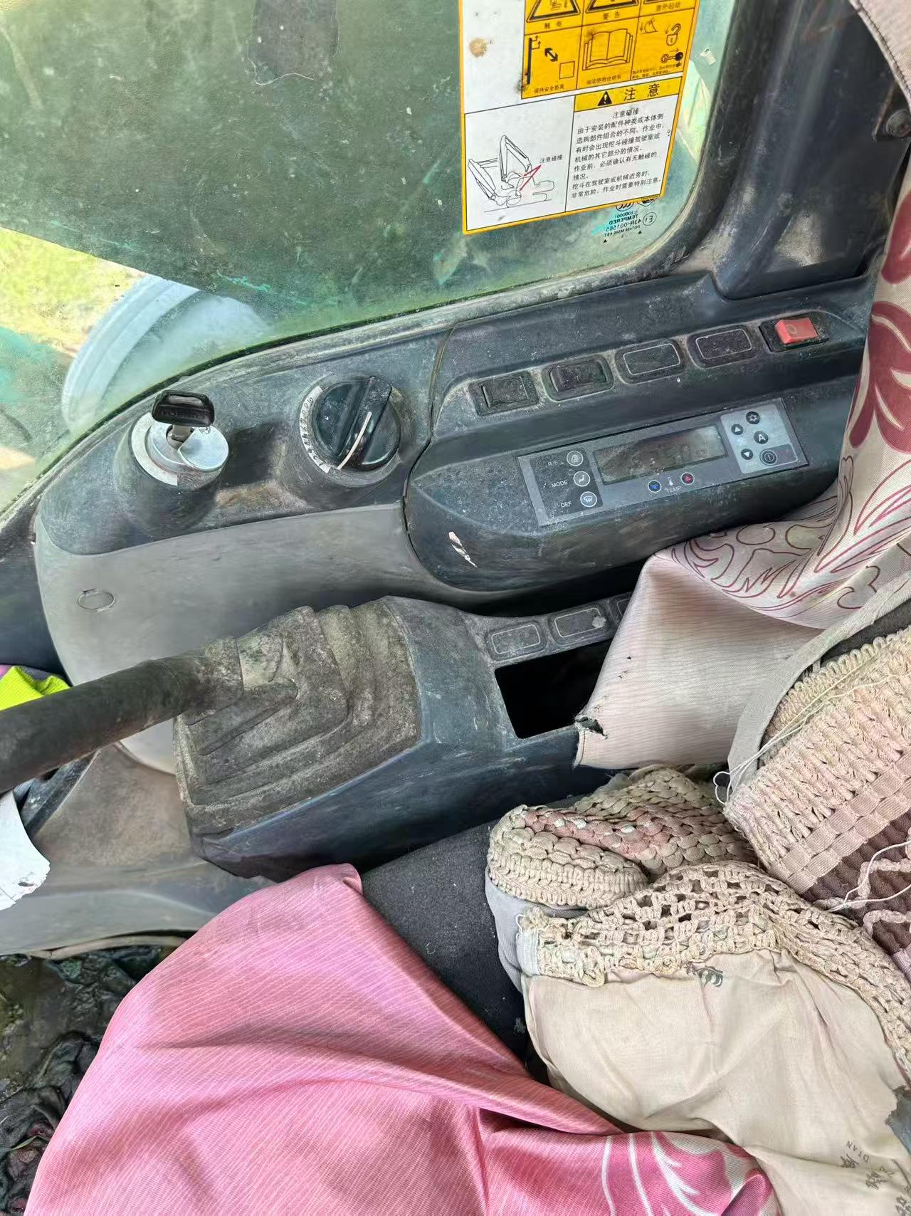 Buy Kobelco SK200-2 Used Excavator / 2 Buy Kobelco SK200-2 Used Excavator / 2