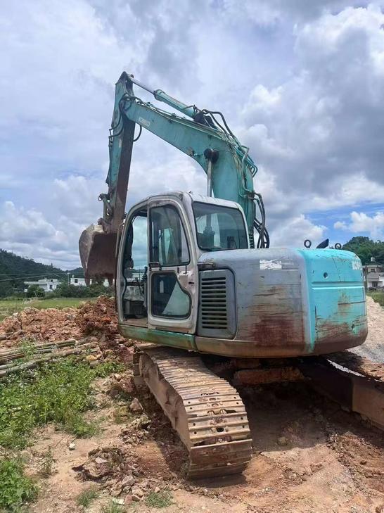 Buy Kobelco SK135SR Used Excavator / 1
