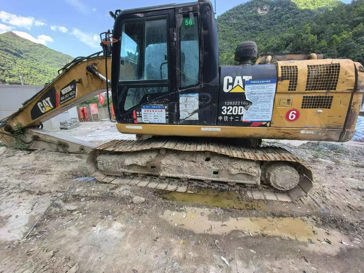 Buy Caterpillar 320D Used Excavator / 1