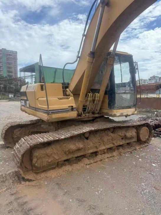 Buy Caterpillar 320B Used Excavator / 1