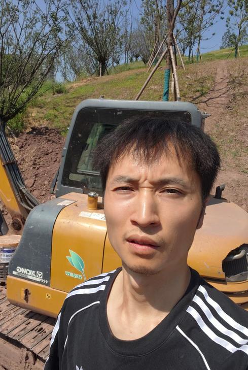 Buy XCMG XE60 Used Excavator / 1