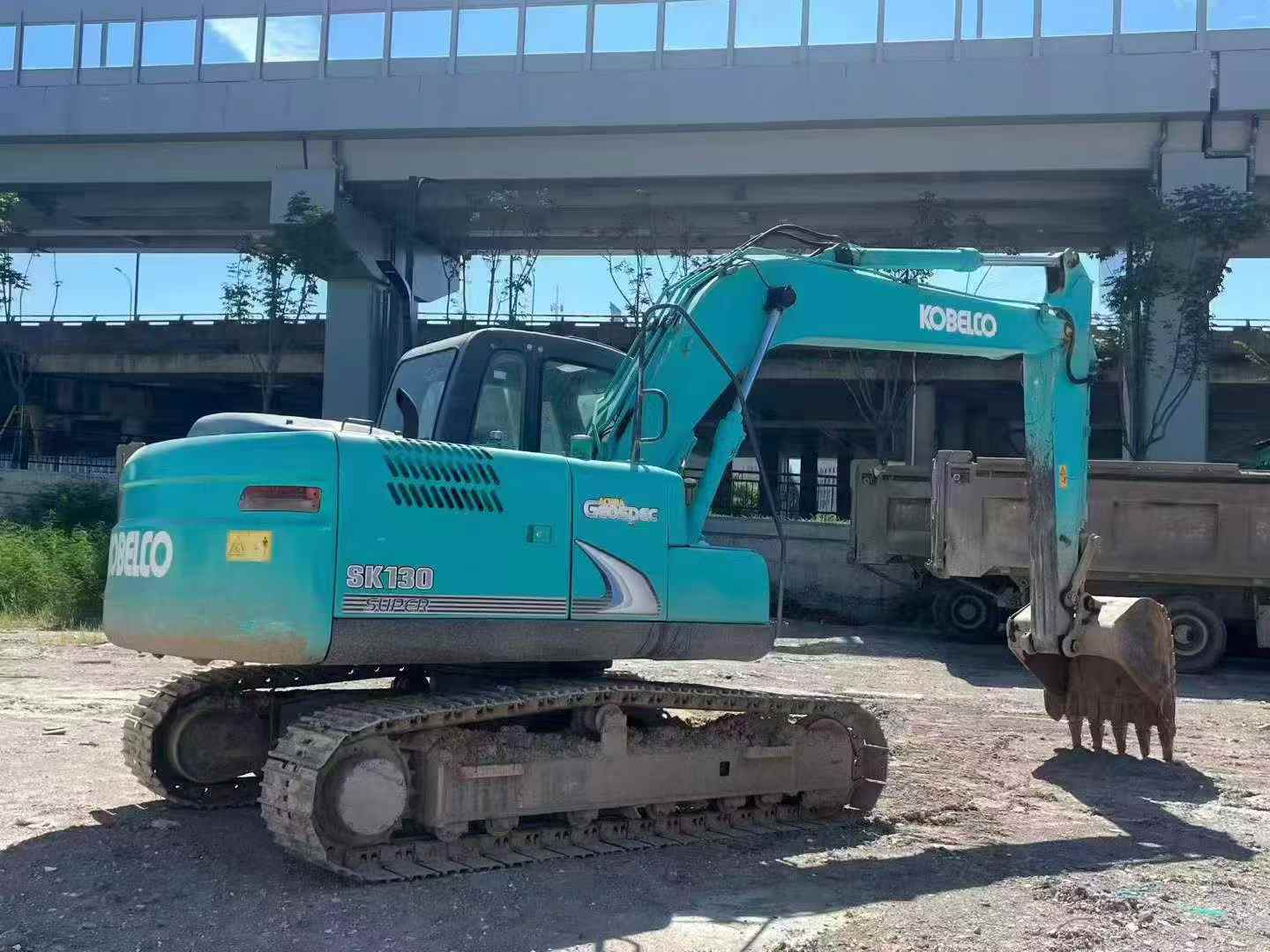 Buy Kobelco SK130 Used Excavator / 2 Buy Kobelco SK130 Used Excavator / 2