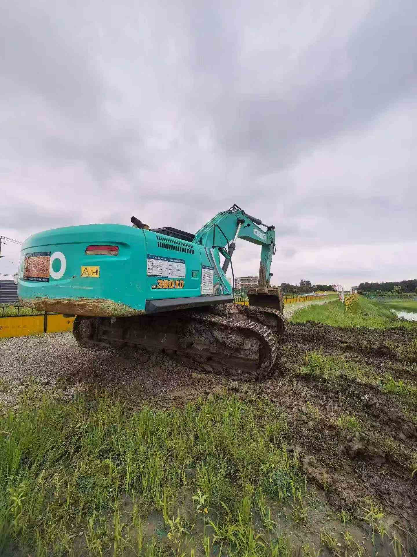 Buy Kobelco SK380-8 Used Excavator / 7 Buy Kobelco SK380-8 Used Excavator / 7