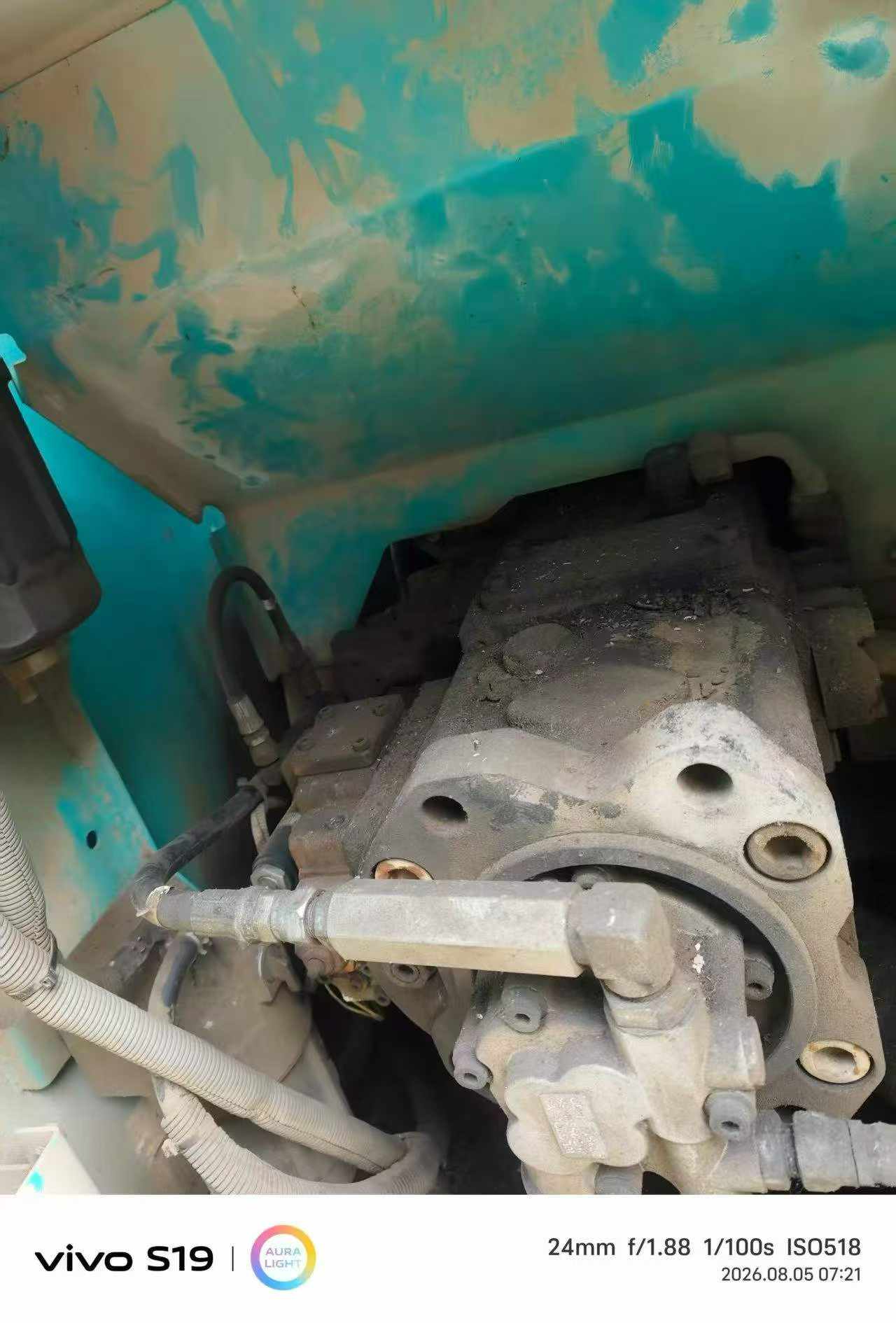 Buy Kobelco SK200 Used Excavator / 5 Buy Kobelco SK200 Used Excavator / 5
