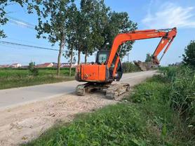 Buy Hitachi ZX70-3 Used Excavator / 2 Buy Hitachi ZX70-3 Used Excavator / 2