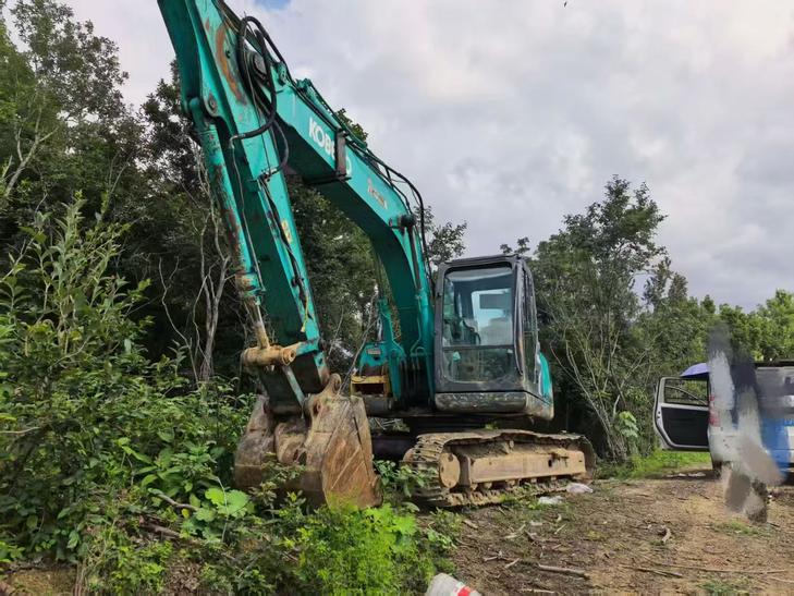 Buy Kobelco SK130 Used Excavator / 1