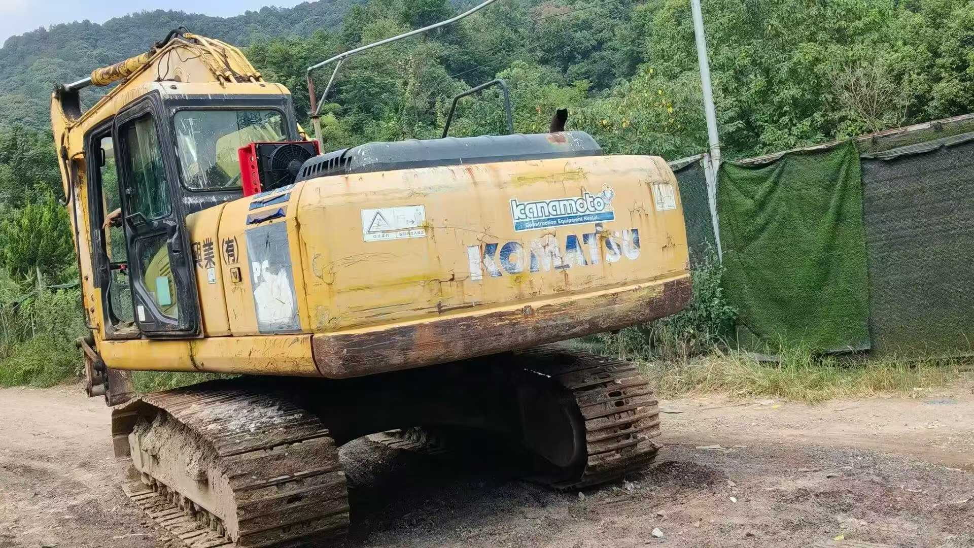 Buy Komatsu PC200-7 Used Excavator / 3 Buy Komatsu PC200-7 Used Excavator / 3