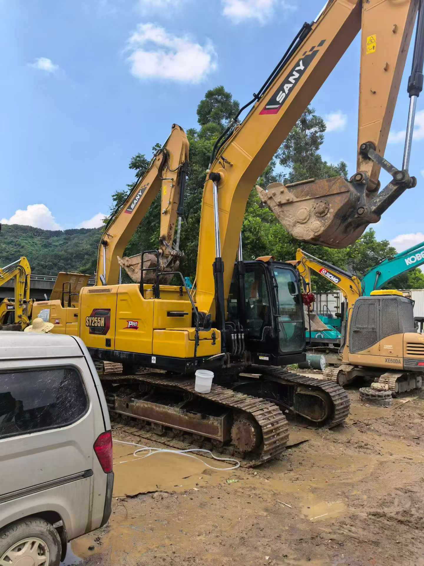 Buy Sany SY200C Used Excavator / 2 Buy Sany SY200C Used Excavator / 2