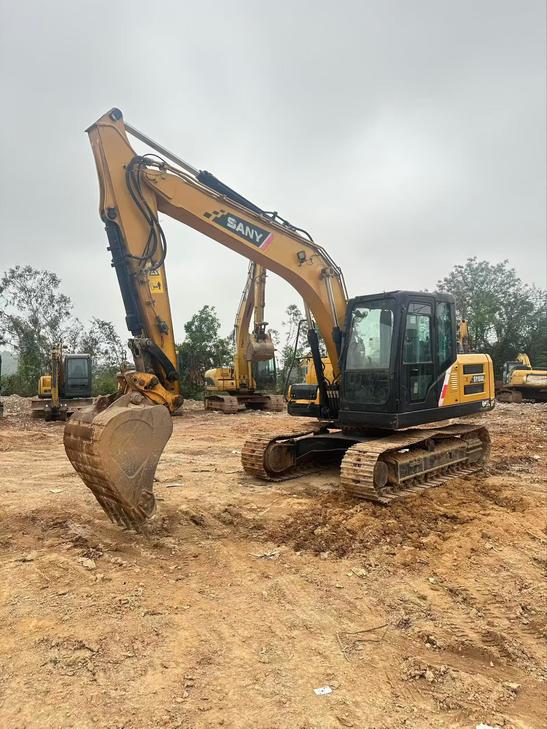 Buy Sany SY135C Used Excavator / 1