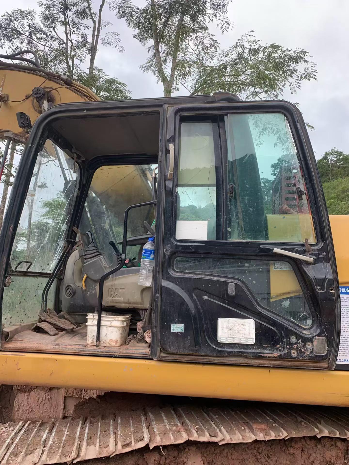Buy Caterpillar 320D Used Excavator / 3 Buy Caterpillar 320D Used Excavator / 3