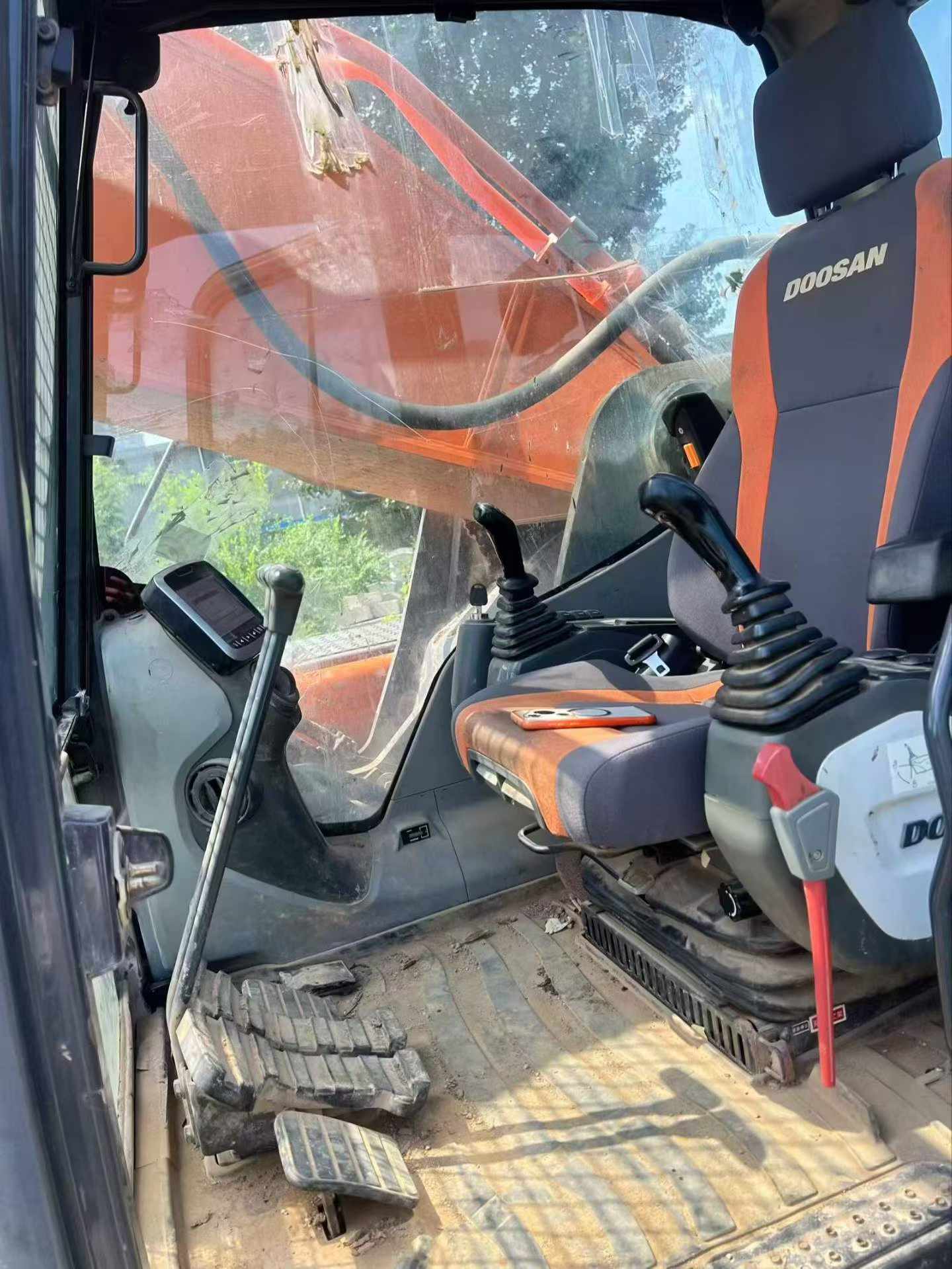 Buy Doosan DX520LC Used Excavator / 5 Buy Doosan DX520LC Used Excavator / 5
