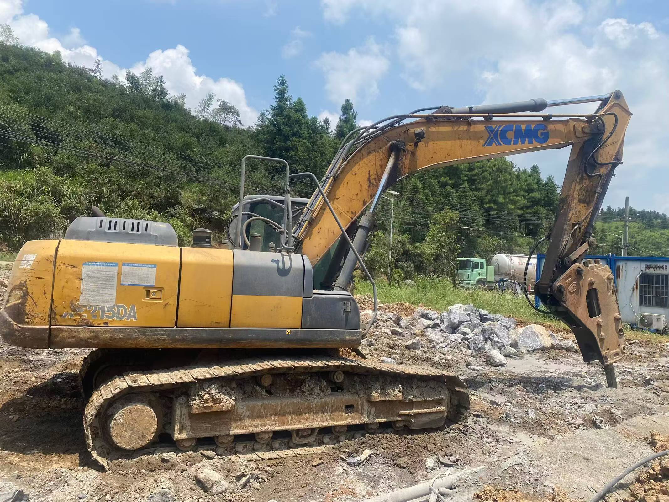 Buy XCMG XE200 Used Excavator / 2 Buy XCMG XE200 Used Excavator / 2