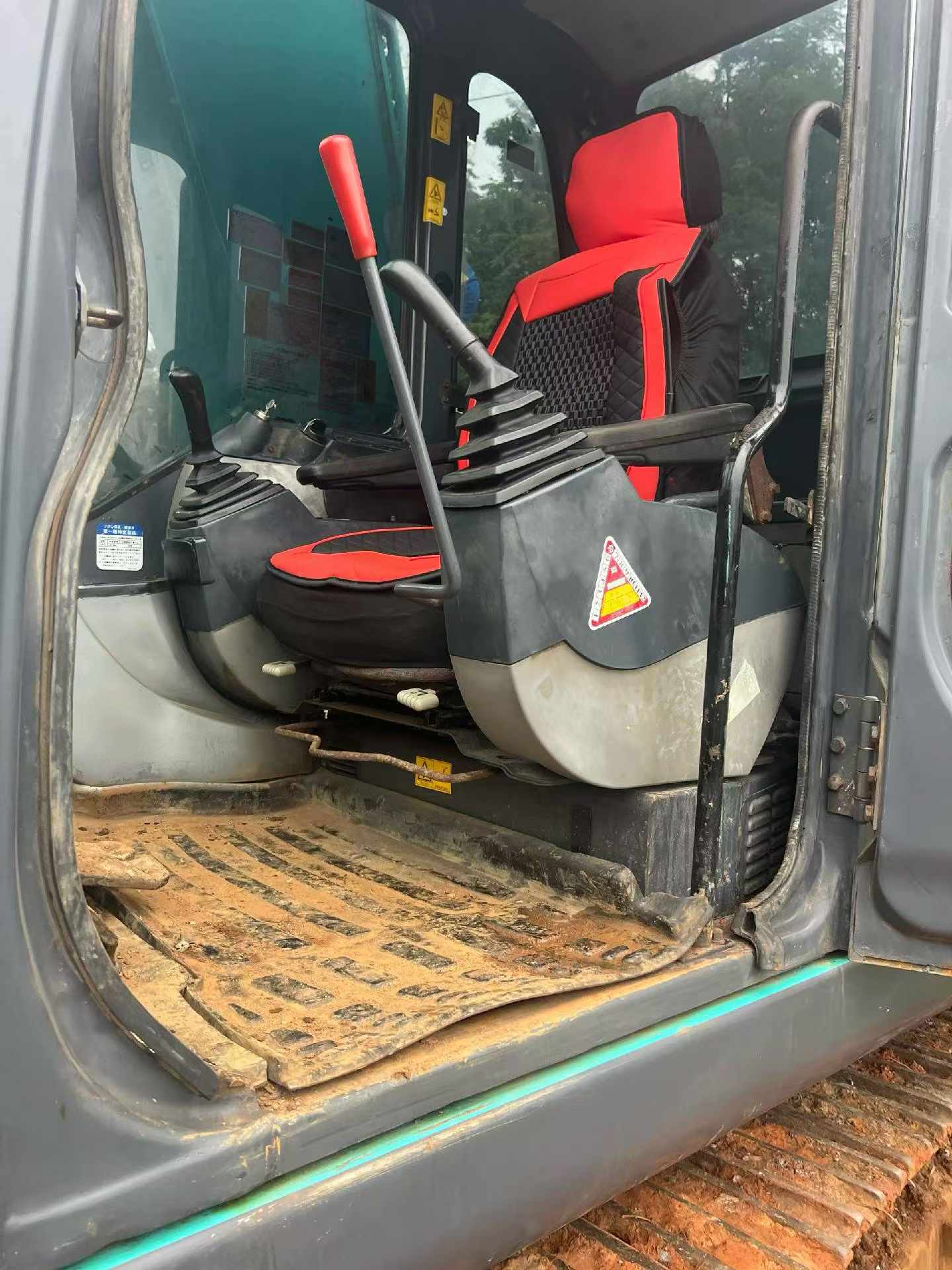 Buy Kobelco SK200 Used Excavator / 9