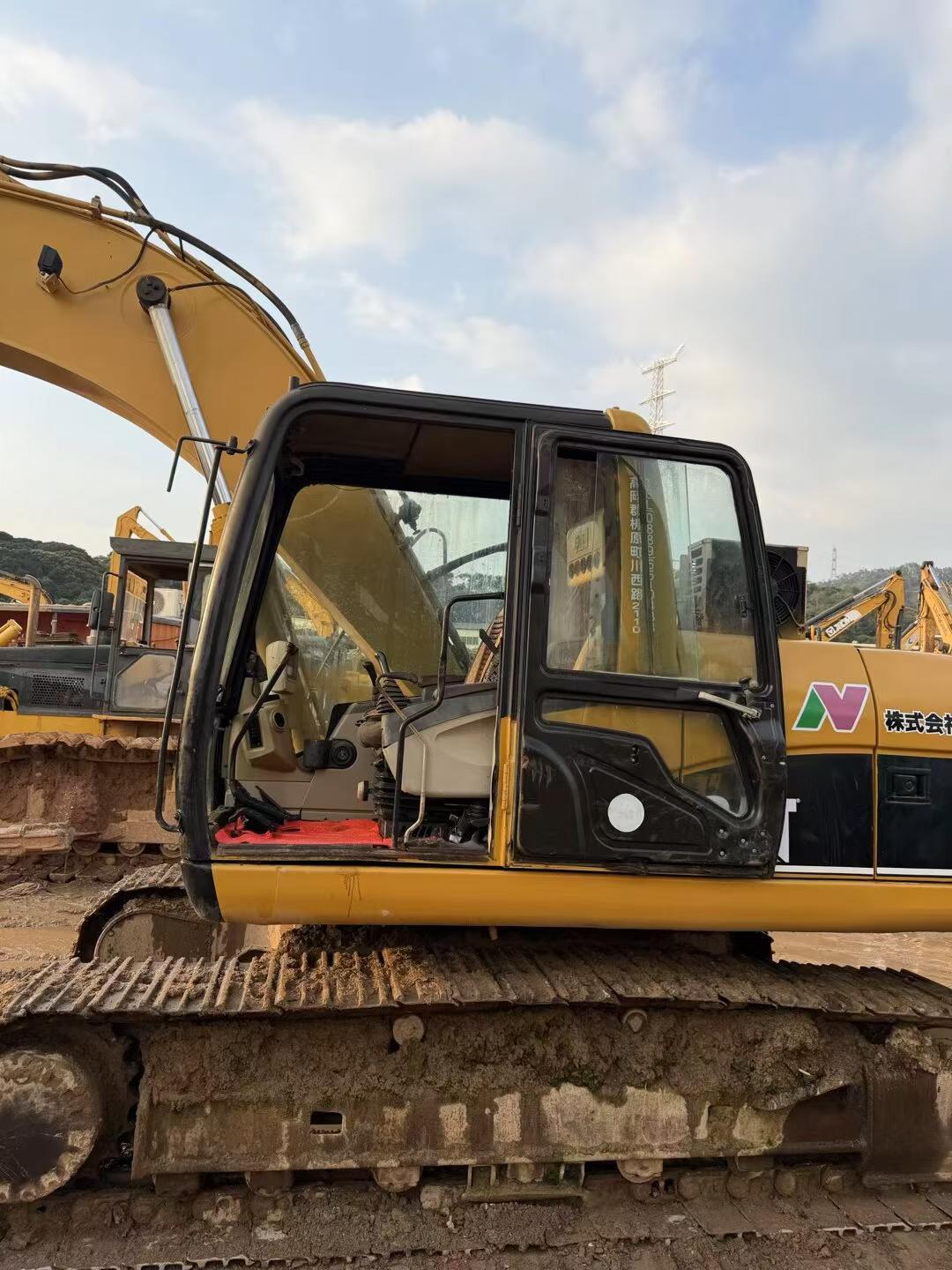 Buy Caterpillar 320C Used Excavator / 4 Buy Caterpillar 320C Used Excavator / 4