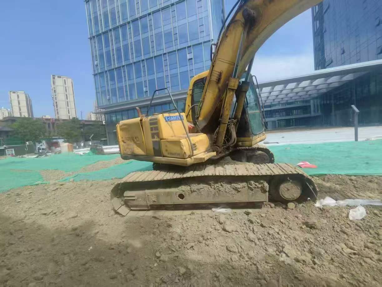 Buy Komatsu PC120-6 Used Excavator / 5 Buy Komatsu PC120-6 Used Excavator / 5