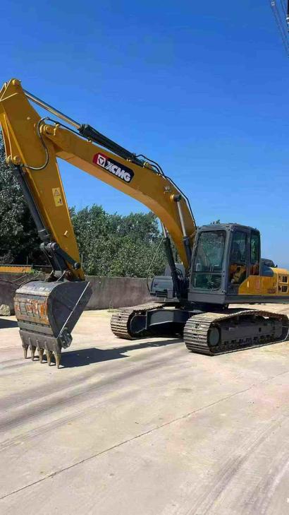 Buy XCMG XE215 Used Excavator / 1
