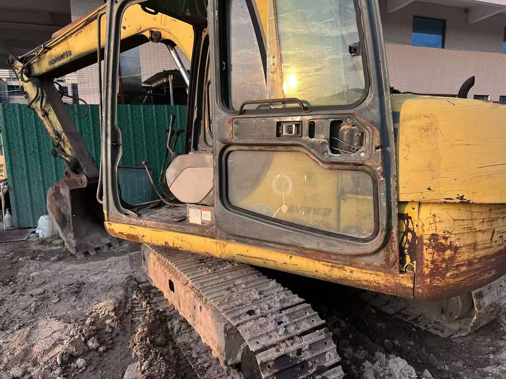 Buy Komatsu PC60-7 Used Excavator / 3 Buy Komatsu PC60-7 Used Excavator / 3