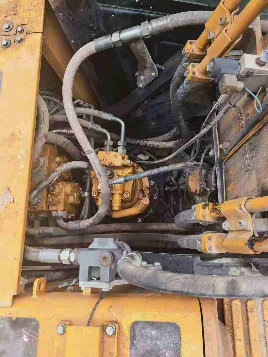 Buy Sany SY205H Used Excavator / 5 Buy Sany SY205H Used Excavator / 5
