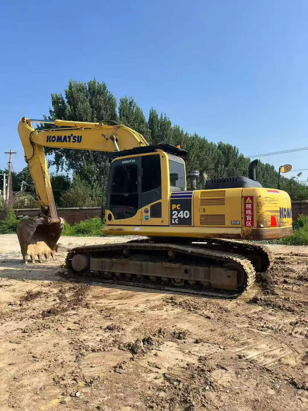 Buy Komatsu PC240-6 Used Excavator / 3 Buy Komatsu PC240-6 Used Excavator / 3