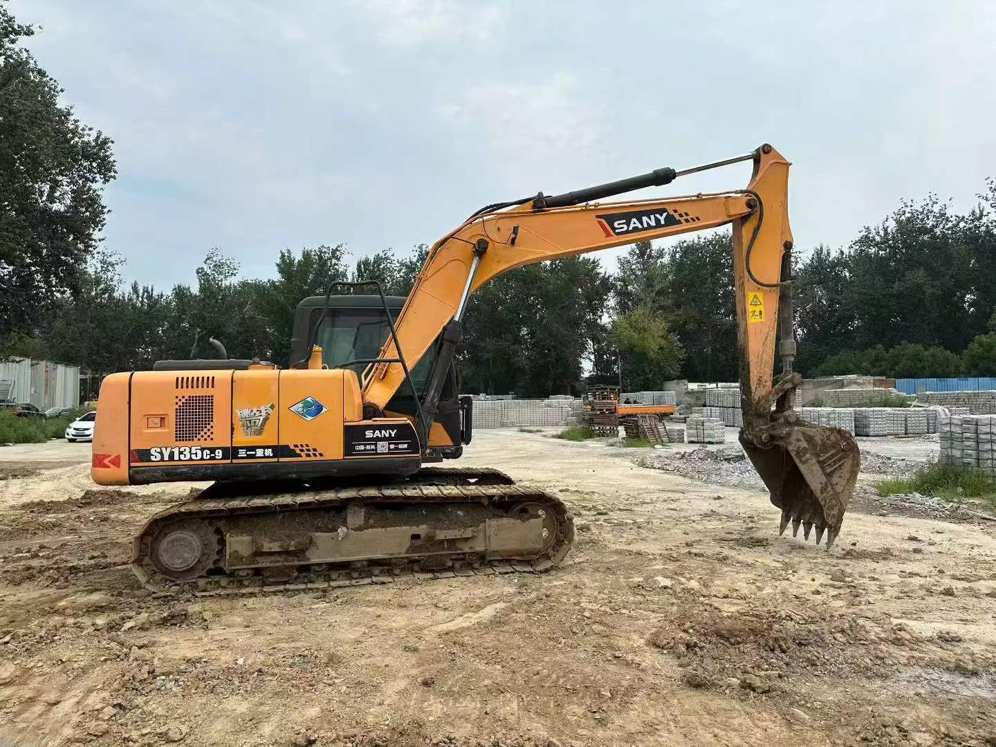 Buy Sany SY135 Used Excavator / 4 Buy Sany SY135 Used Excavator / 4