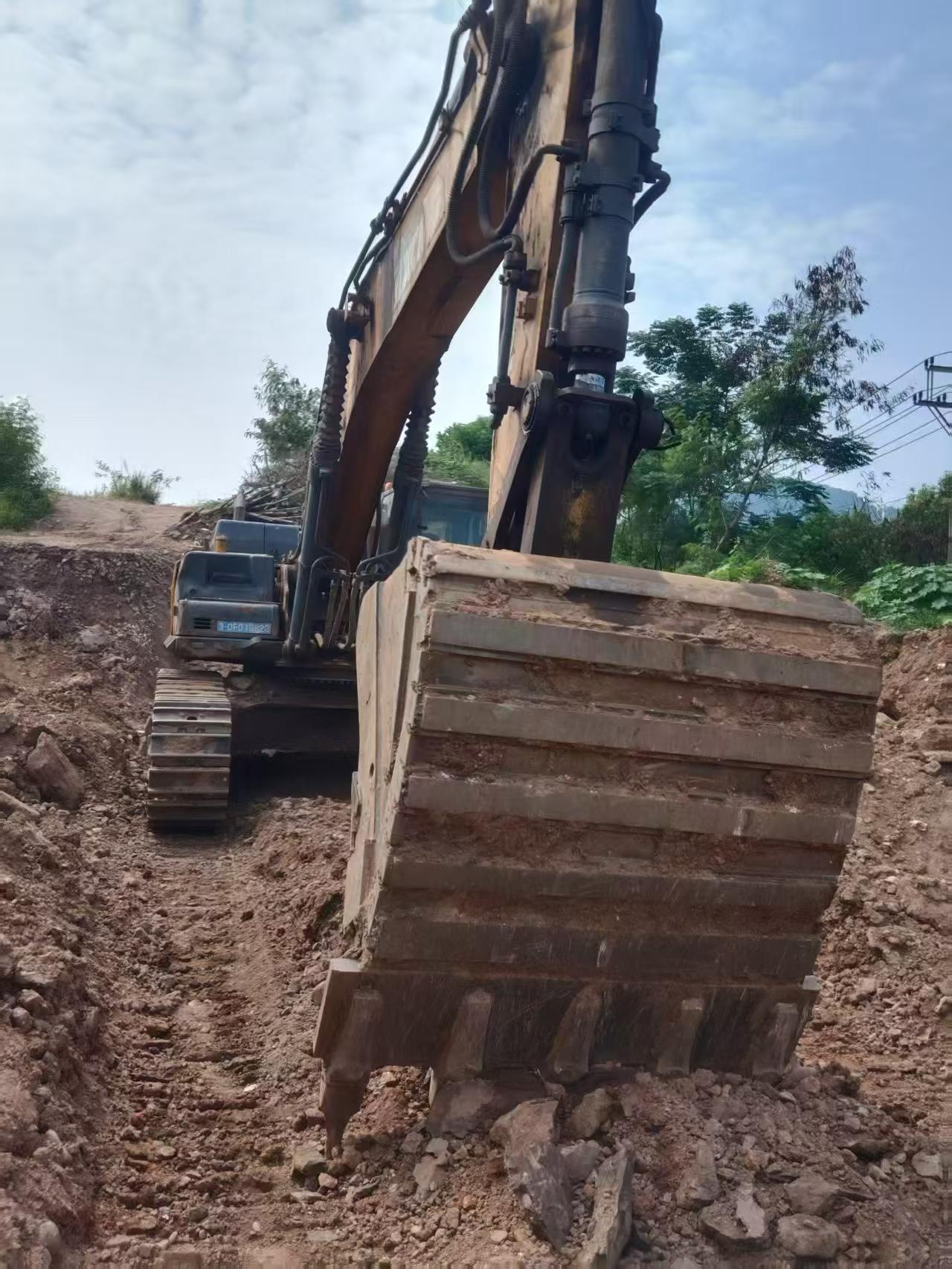 Buy XCMG XE490D Used Excavator / 1