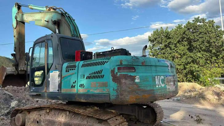 Buy Kobelco SK250 Used Excavator / 1