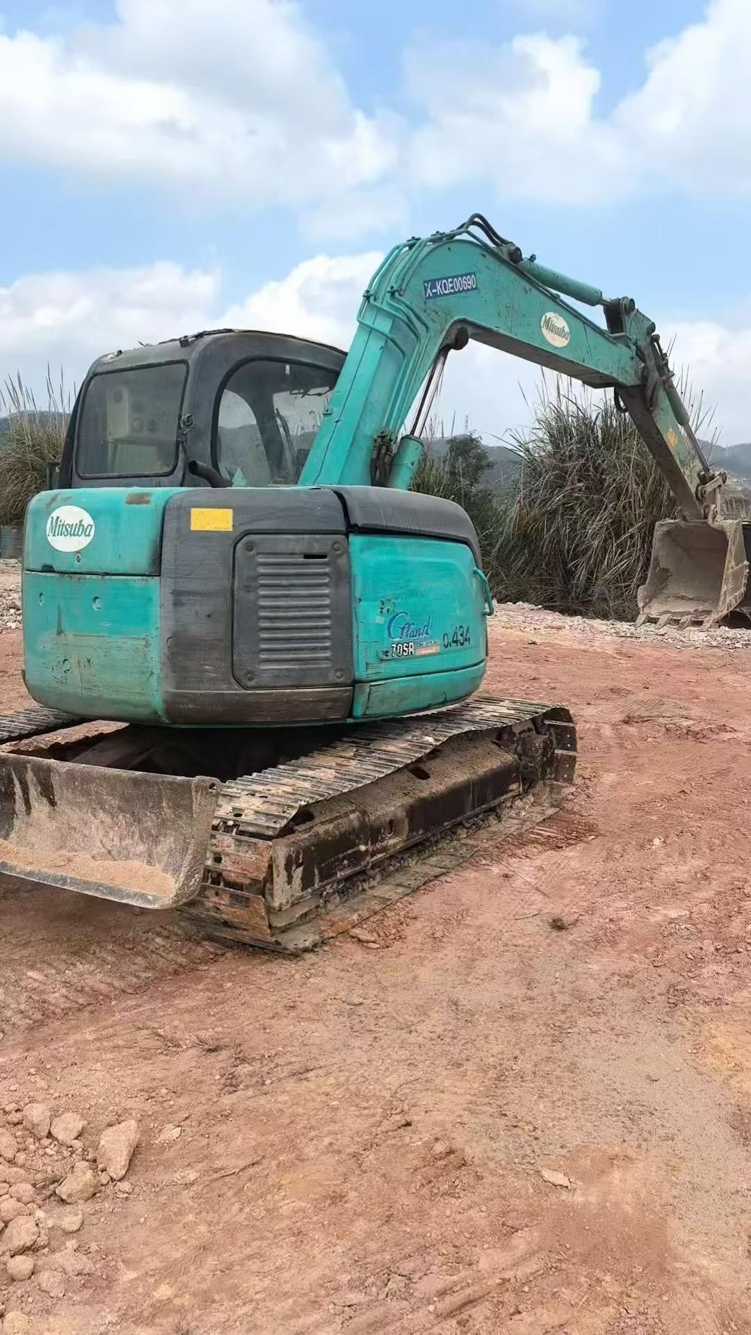 Buy Kobelco SK70SR Used Excavator / 2 Buy Kobelco SK70SR Used Excavator / 2