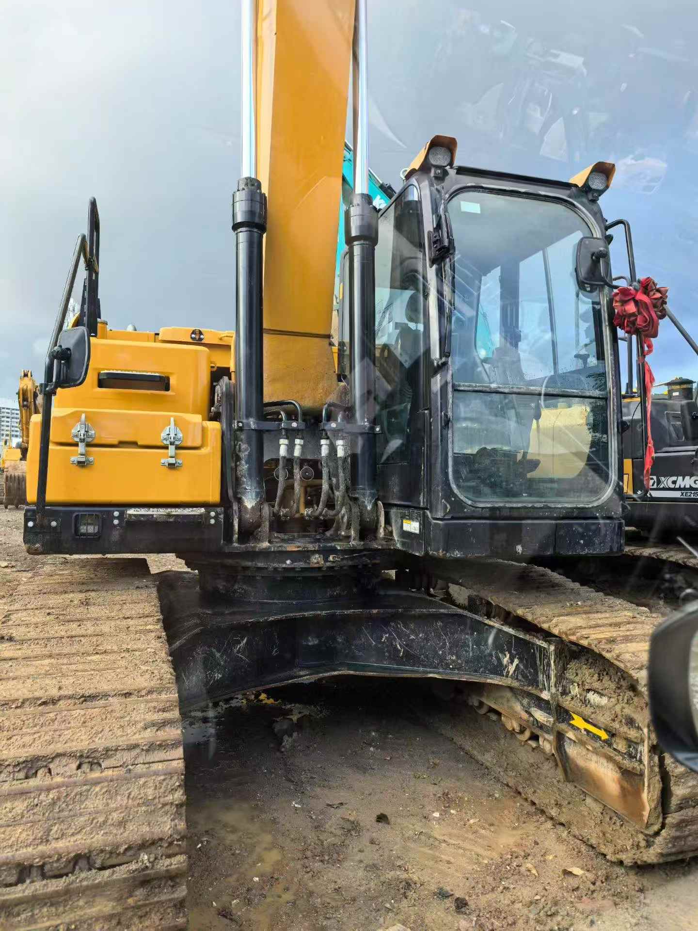 Buy Sany SY200C Used Excavator / 1