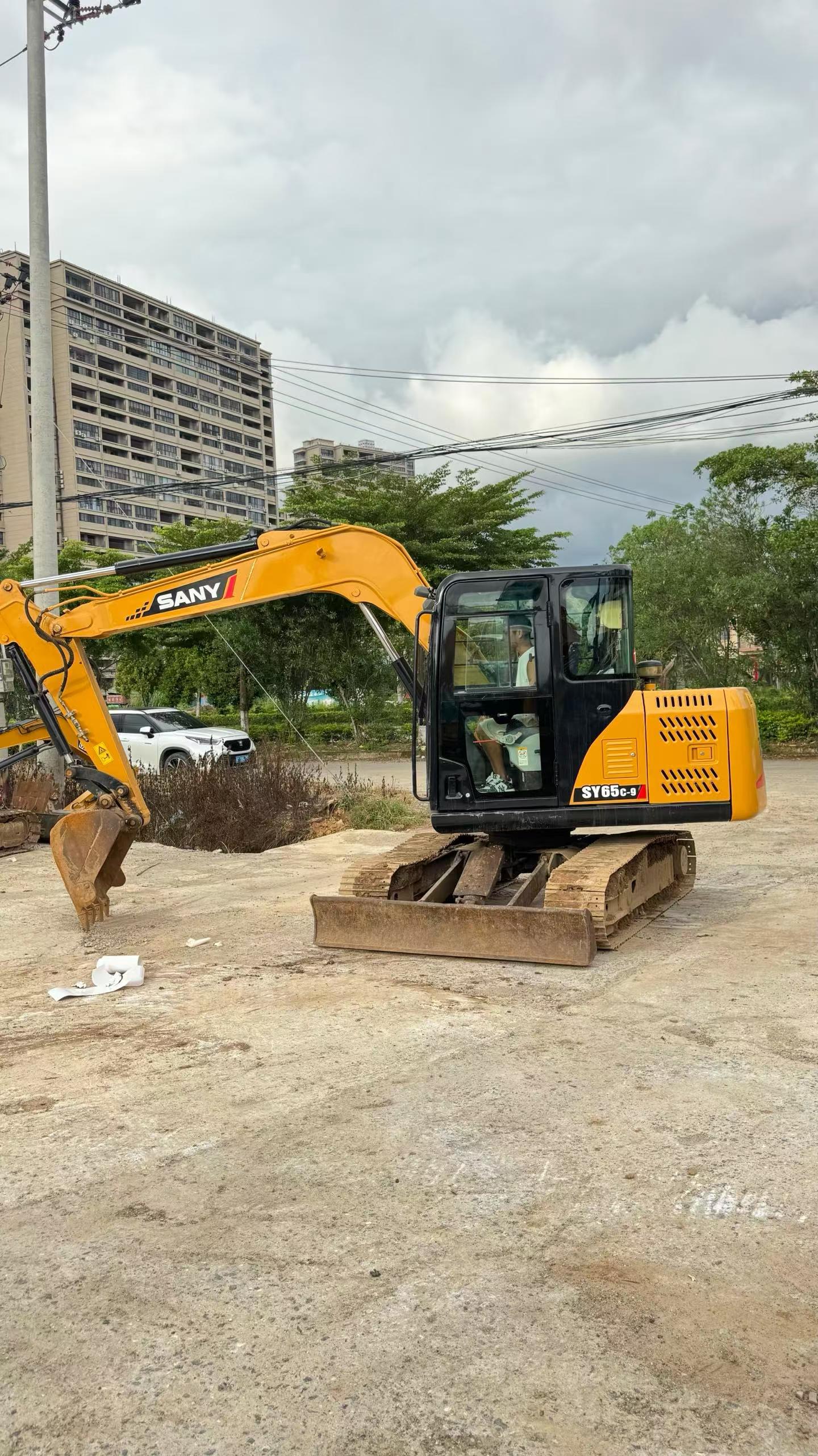 Buy Sany SY65C-9 Used Excavator / 2