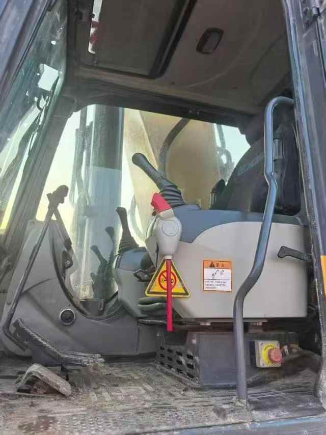 Buy XCMG XE550DK Used Excavator / 2 Buy XCMG XE550DK Used Excavator / 2