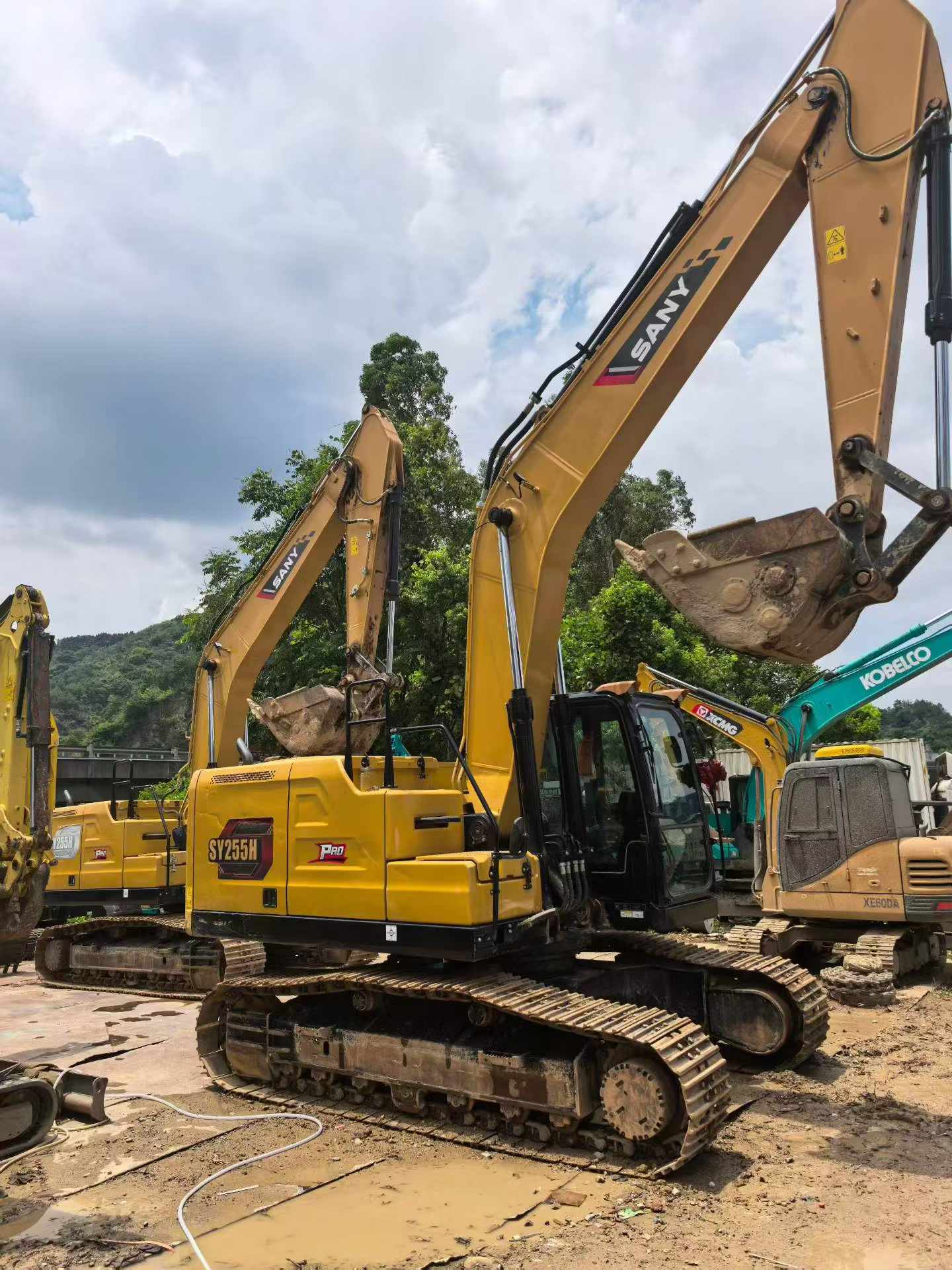 Buy Sany SY200C Used Excavator / 3