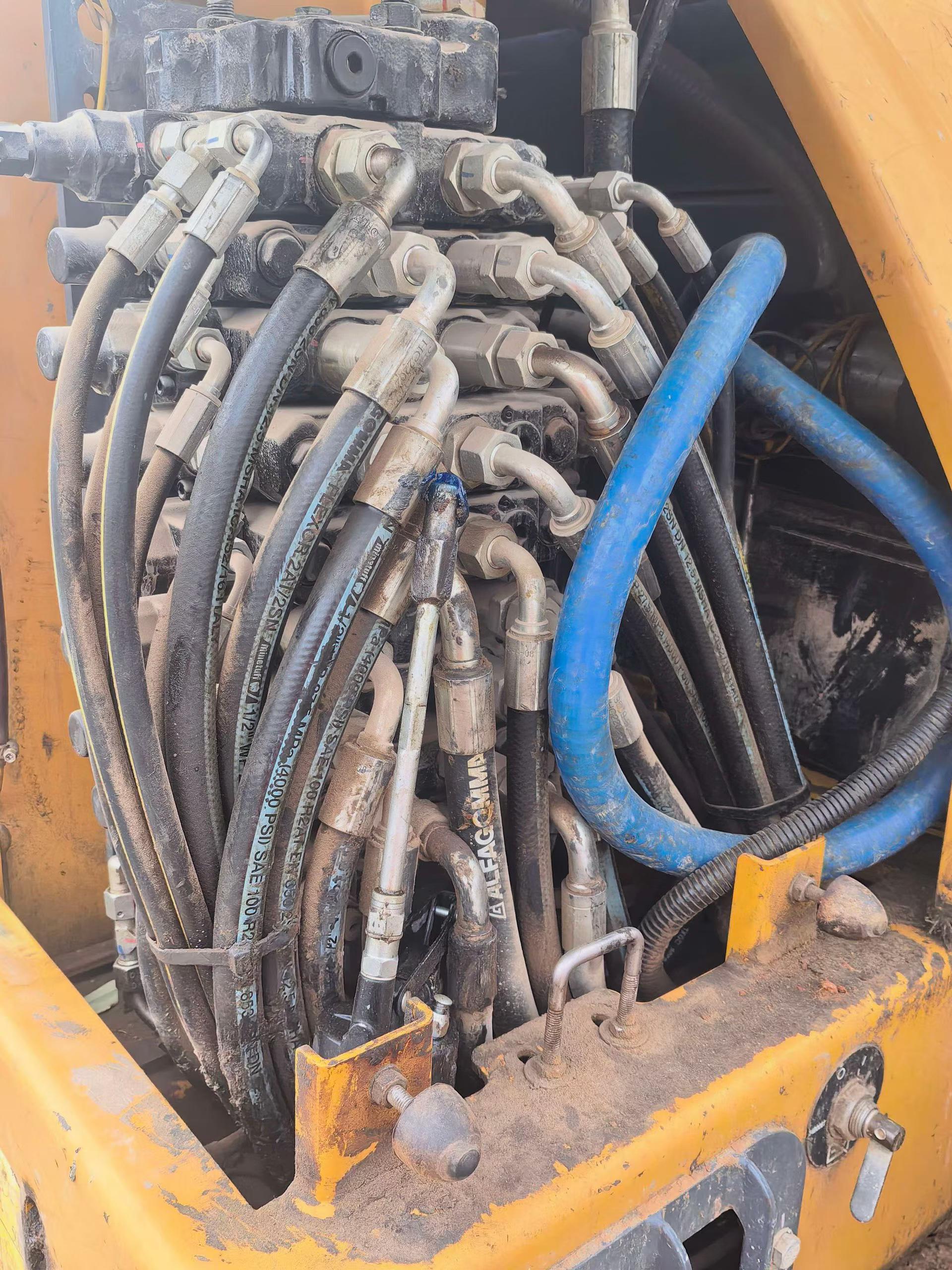 Buy XCMG XE60 Used Excavator / 7 Buy XCMG XE60 Used Excavator / 7