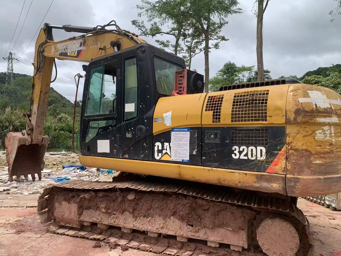 Buy Caterpillar 320D Used Excavator / 1