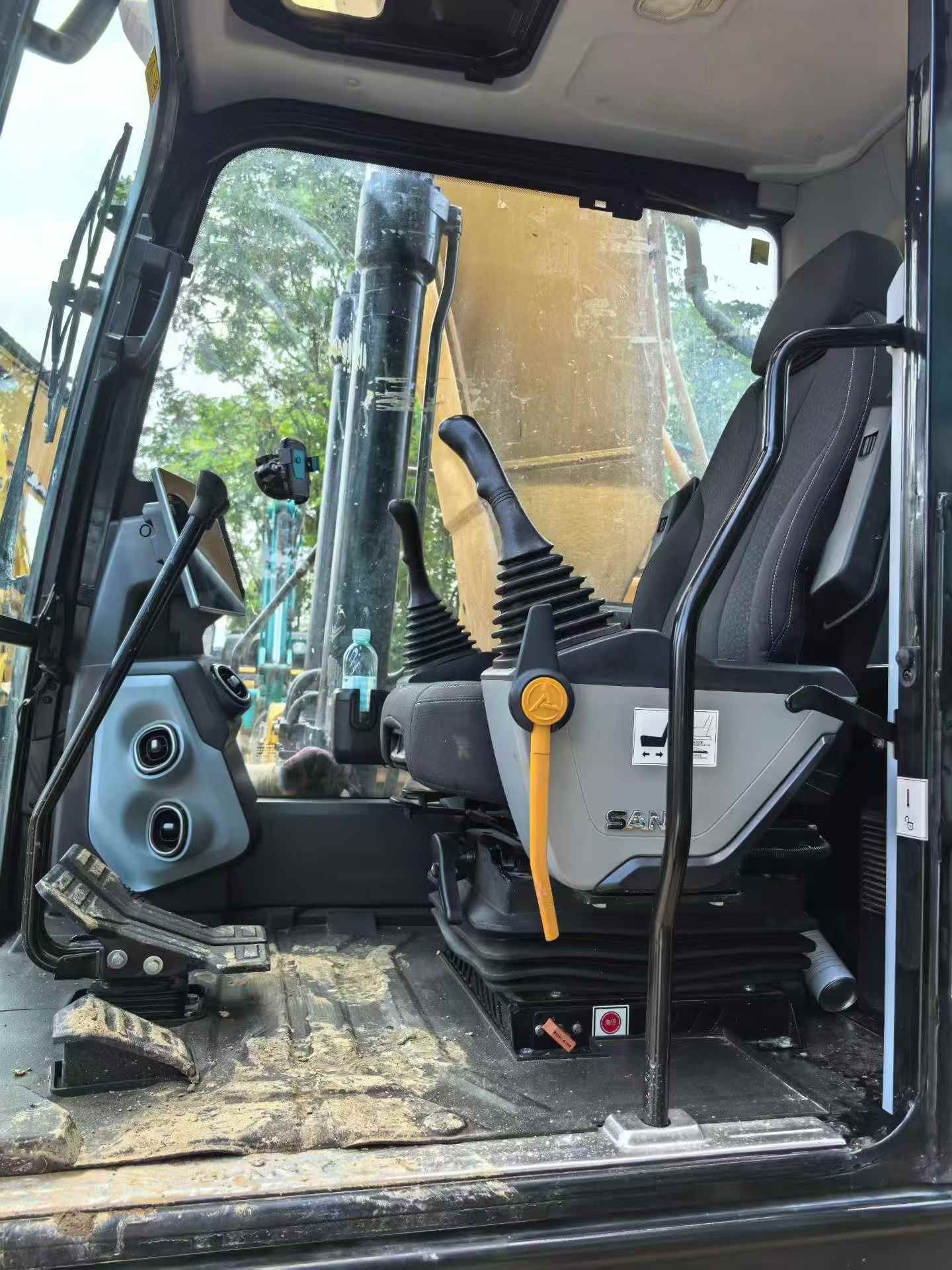 Buy Sany SY200C Used Excavator / 8
