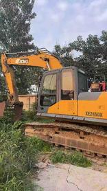 Buy XCMG XE245D Used Excavator / 4 Buy XCMG XE245D Used Excavator / 4