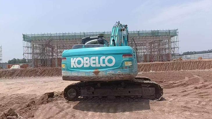 Buy Kobelco SK200 Used Excavator / 1